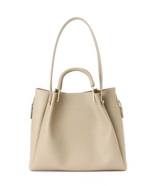 【新品 未使用】メタモルフォーゼ プレート付スカラップバッグ（オフホワイト色） NATURAL BEAUTY BASIC（ナチュラルビューティーベーシック）の「メタル