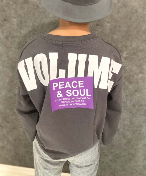 THE CASUAL(カジュアル)の「選べる16カラー 長袖Tシャツ BIGロンT(Tシャツ/カットソー・キッズ・ブラック系1/グレー系1/ネイビー/ベージュ/チャコール/ダークグリーン系1/杢グレー/ダークグリーン/オフホワイト/ホワイト系3/ブラック系2/ベージュ系1/スカイブルー/ブラック/ホワイト系1/ホワイト系2・110cm/120cm/130cm/140cm/150cm/160cm)」の11枚目の写真