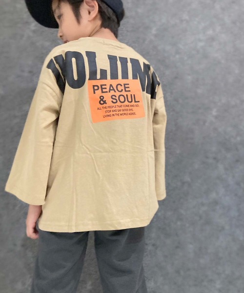 THE CASUAL(カジュアル)の「選べる16カラー 長袖Tシャツ BIGロンT(Tシャツ/カットソー・キッズ・ブラック系1/グレー系1/ネイビー/ベージュ/チャコール/ダークグリーン系1/杢グレー/ダークグリーン/オフホワイト/ホワイト系3/ブラック系2/ベージュ系1/スカイブルー/ブラック/ホワイト系1/ホワイト系2・110cm/120cm/130cm/140cm/150cm/160cm)」の13枚目の写真