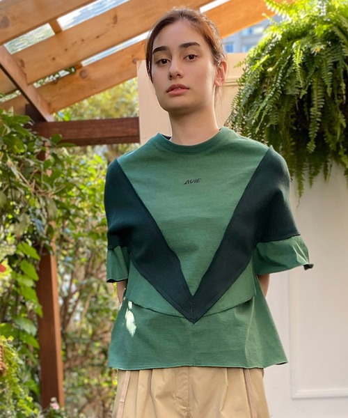 AVIE（アビィ）の「カッティングフレアTee（Tシャツ/カットソー・レディース・ブラック/カーキ・38）」の12枚目の写真