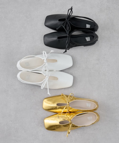 COLONY 2139（コロニートゥーワンスリーナイン）の「サイドオープンフラットシューズ（パンプス・レディース・オフホワイト/ブラック/ゴールド/シルバー・SMALL/MEDIUM/LARGE）」の15枚目の写真