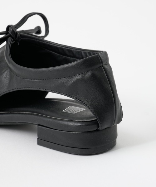 COLONY 2139（コロニートゥーワンスリーナイン）の「サイドオープンフラットシューズ（パンプス・レディース・オフホワイト/ブラック/ゴールド/シルバー・SMALL/MEDIUM/LARGE）」の7枚目の写真