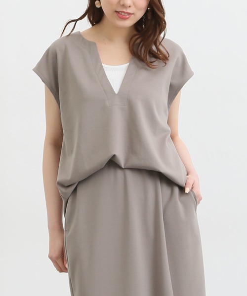 Honeys(ハニーズ)の「キーネックベスト(ベスト・レディース・ブラック/ライム/グレイッシュベージュ/ネイビー/アイボリー/モカ・L/S/LL/M)」の4枚目の写真