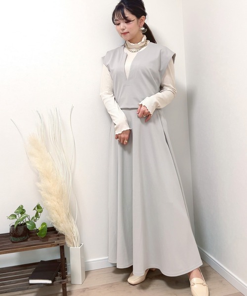 Honeys(ハニーズ)の「キーネックベスト(ベスト・レディース・ブラック/ライム/グレイッシュベージュ/ネイビー/アイボリー/モカ・L/S/LL/M)」の13枚目の写真