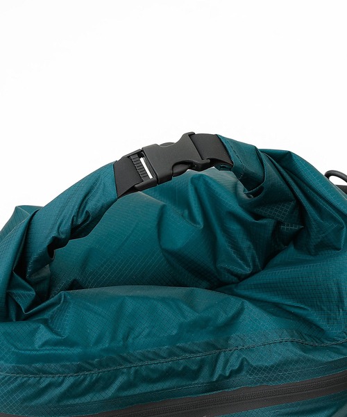 Nahe(ネーエ)の「nahe ネーエ ドライバッグ 2WAY 防水 折りたたみ サコッシュ 10L(L)(エコバッグ/サブバッグ・メンズ・ブラック/ターコイズブルー/イエロー/オレンジ/ライトグレー/ダークグリーン・FREE)」の14枚目の写真