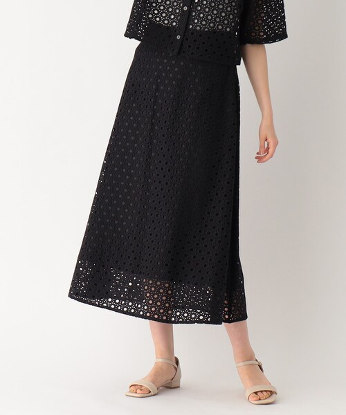 OPAQUE.CLIP（オペークドットクリップ）の「◆セットアップ対応 サークルモチーフレース フレアスカート【イージーケア/洗濯機洗い可】（スカート・レディース・ホワイト系/ブラック・40/36/38）」の2枚目の写真