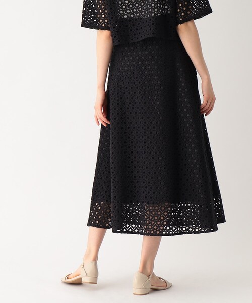 OPAQUE.CLIP（オペークドットクリップ）の「◆セットアップ対応 サークルモチーフレース フレアスカート【イージーケア/洗濯機洗い可】（スカート・レディース・ホワイト系/ブラック・40/36/38）」の6枚目の写真