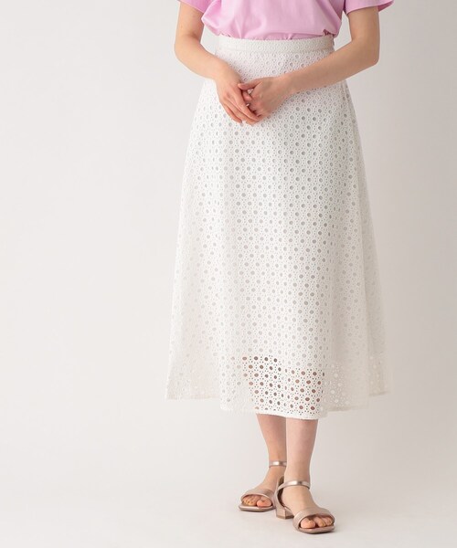 OPAQUE.CLIP（オペークドットクリップ）の「◆セットアップ対応 サークルモチーフレース フレアスカート【イージーケア/洗濯機洗い可】（スカート・レディース・ホワイト系/ブラック・40/36/38）」の4枚目の写真