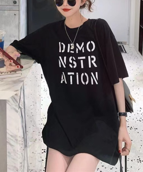 Sibra(シブラ)の「オーバーサイズTシャツ(Tシャツ/カットソー・レディース・ホワイト/ブラック/オレンジ/ブルー/ピンク・M)」の1枚目の写真