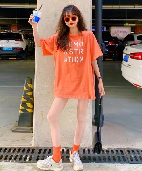 Sibra(シブラ)の「オーバーサイズTシャツ(Tシャツ/カットソー・レディース・ホワイト/ブラック/オレンジ/ブルー/ピンク・M)」の12枚目の写真