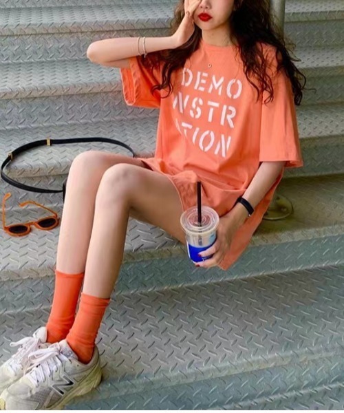 Sibra(シブラ)の「オーバーサイズTシャツ(Tシャツ/カットソー・レディース・ホワイト/ブラック/オレンジ/ブルー/ピンク・M)」の15枚目の写真