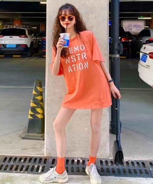 Sibra(シブラ)の「オーバーサイズTシャツ(Tシャツ/カットソー・レディース・ホワイト/ブラック/オレンジ/ブルー/ピンク・M)」の10枚目の写真