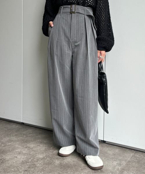 激レア⭐️BELVET Striped Tucked Slacks グレー　L CPCM（シーピーシーエム）の「ピンストライプベルト付きタックパンツ