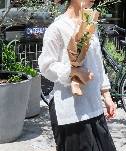 FORK&SPOON(フォークアンドスプーン)の「FORK&SPOON Uネックプルオーバーシャツ(シャツ/ブラウス・レディース・ネイビー/オフホワイト・1)」の7枚目の写真