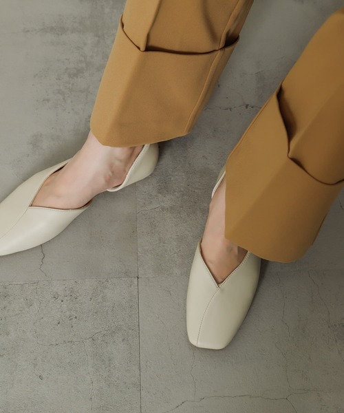 SENSE OF PLACE by URBAN RESEARCH(センスオブプレイスバイアーバンリサーチ)の「カットフラットシューズ(パンプス・レディース・ブラック/アイボリー・SMALL/MEDIUM/LARGE)」の12枚目の写真