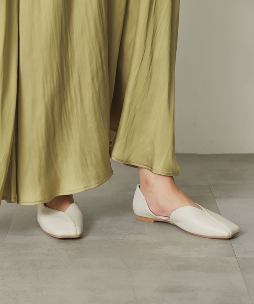 SENSE OF PLACE by URBAN RESEARCH(センスオブプレイスバイアーバンリサーチ)の「カットフラットシューズ(パンプス・レディース・ブラック/アイボリー・SMALL/MEDIUM/LARGE)」の18枚目の写真