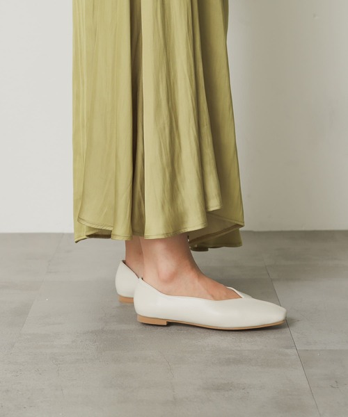 SENSE OF PLACE by URBAN RESEARCH(センスオブプレイスバイアーバンリサーチ)の「カットフラットシューズ(パンプス・レディース・ブラック/アイボリー・SMALL/MEDIUM/LARGE)」の19枚目の写真