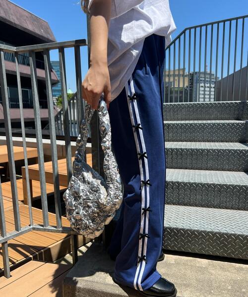 WC（ダブル シー）の「リボンラインフレアパンツ（その他パンツ）」 - WEAR