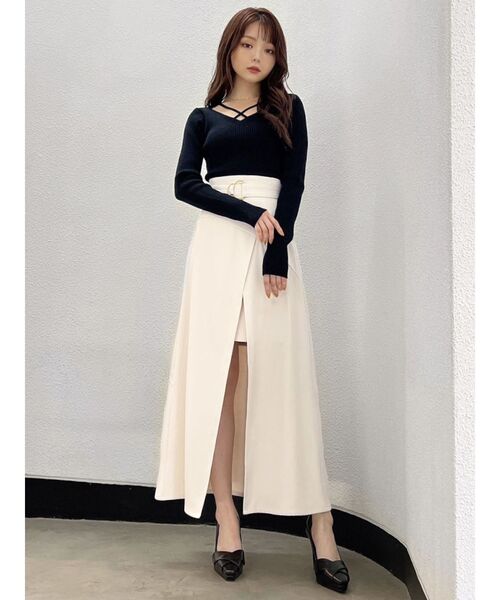 RESEXXY(リゼクシー)の「デコルテクロスニットトップス(ニット/セーター・レディース・ホワイト/ブラック/ブルー/モカ・FREE)」の10枚目の写真