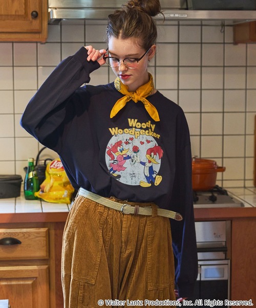 MONO-MART LADY'S（モノマートレディース）の「【Woody Woodpecker】 別注 ウッドペッカー オーバーサイズ ヴィンテージプリントロンT（Tシャツ/カットソー・レディース・ネイビー系/ホワイト系/オフホワイト/スミクロ・FREE）」の4枚目の写真