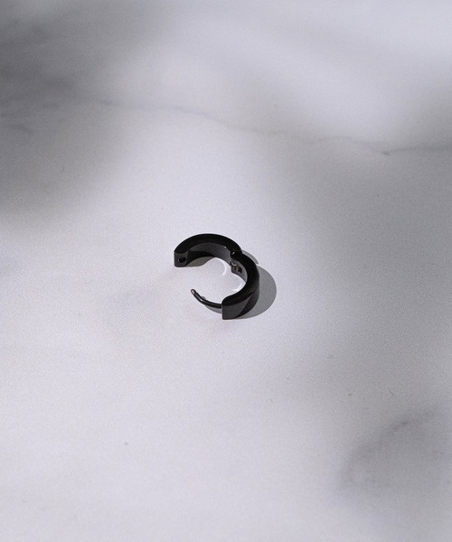 improves(インプローブス)の「両耳 リングピアス(ピアス(両耳用)・メンズ・ブラック/シルバー・SMALL/MEDIUM)」の6枚目の写真