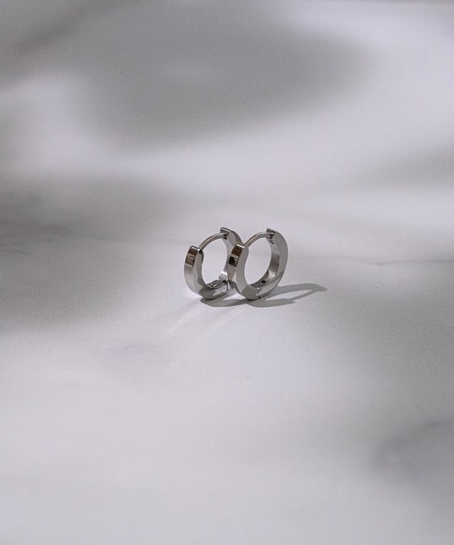 improves(インプローブス)の「両耳 リングピアス(ピアス(両耳用)・メンズ・ブラック/シルバー・SMALL/MEDIUM)」の7枚目の写真