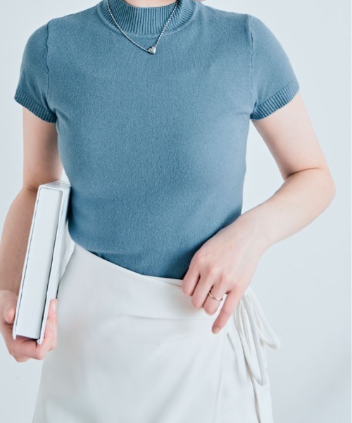 kirakiraShop(キラキラショップ)の「サラッと着られて、上品見え。毎日に寄り添う 半袖ハイネック サマーニット(ニット/セーター・レディース・アイボリー/ブラック/グレー/パープル/イエロー/ピンク/グリーン/オフホワイト/ベージュ/レッド/ブラウン/ブルー系その他/ピンク系その他/ネイビー・FREE)」の9枚目の写真