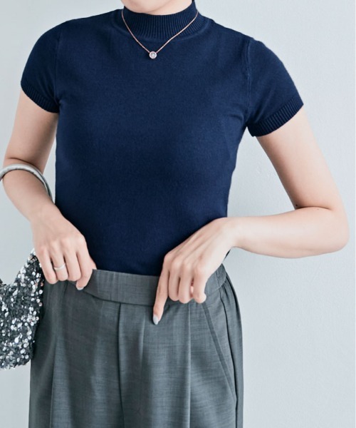 kirakiraShop(キラキラショップ)の「サラッと着られて、上品見え。毎日に寄り添う 半袖ハイネック サマーニット(ニット/セーター・レディース・アイボリー/ブラック/グレー/パープル/イエロー/ピンク/グリーン/オフホワイト/ベージュ/レッド/ブラウン/ブルー系その他/ピンク系その他/ネイビー・FREE)」の8枚目の写真