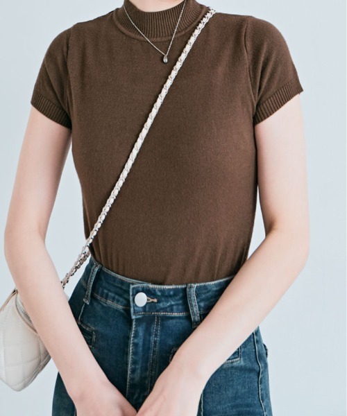 kirakiraShop(キラキラショップ)の「サラッと着られて、上品見え。毎日に寄り添う 半袖ハイネック サマーニット(ニット/セーター・レディース・アイボリー/ブラック/グレー/パープル/イエロー/ピンク/グリーン/オフホワイト/ベージュ/レッド/ブラウン/ブルー系その他/ピンク系その他/ネイビー・FREE)」の5枚目の写真