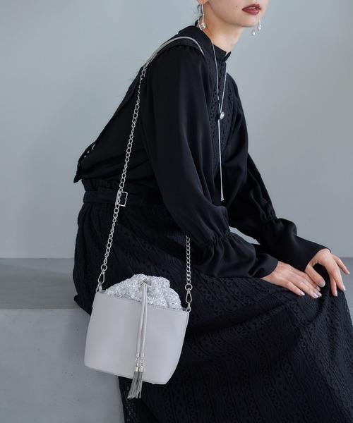 HARE(ハレ)の「2WAYキンチャクバケットショルダーバッグ(HARE)(ショルダーバッグ・レディース・ブラック/アイボリー/ホワイト/ブラック系その他/ブラック×シルバー/ブラック系その他2/ブルー・FREE)」の13枚目の写真