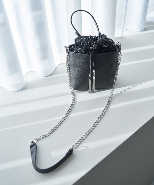 HARE(ハレ)の「2WAYキンチャクバケットショルダーバッグ(HARE)(ショルダーバッグ・レディース・ブラック/アイボリー/ホワイト/ブラック系その他/ブラック×シルバー/ブラック系その他2/ブルー・FREE)」の8枚目の写真