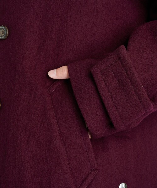 UJOH(ウジョー)の「Side Button Coat(チェスターコート・メンズ・ブラック/ワイン・2/3)」の16枚目の写真