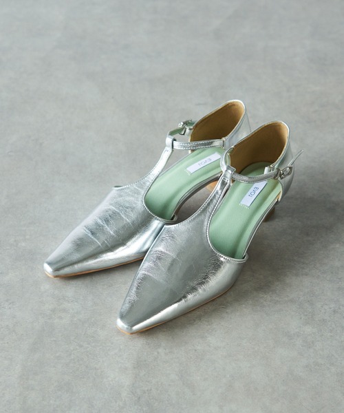 EVOL（イーボル）の「【EVOL(イーボル)】Tストラップヒールパンプス（パンプス・レディース・シルバー/ブラック・24.5/23.5/22.5）」の20枚目の写真