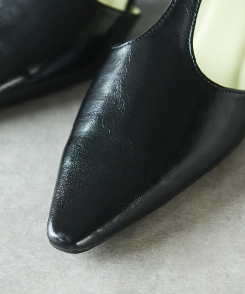 EVOL（イーボル）の「【EVOL(イーボル)】Tストラップヒールパンプス（パンプス・レディース・シルバー/ブラック・24.5/23.5/22.5）」の17枚目の写真