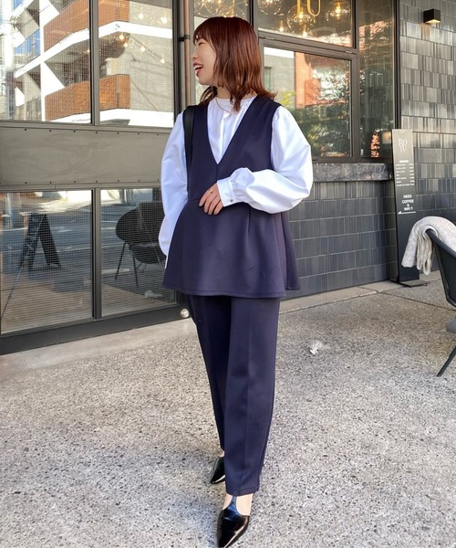 EVOL（イーボル）の「【EVOL(イーボル)】Tストラップヒールパンプス（パンプス・レディース・シルバー/ブラック・24.5/23.5/22.5）」の11枚目の写真