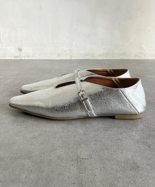 DouDou（ドゥドゥ）の「【WEB限定】ソフトスクエアUカットベルトフラットパンプス（パンプス・レディース・シルバー/アイボリー/ブラック・23cm/24cm）」の10枚目の写真