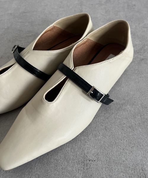 DouDou（ドゥドゥ）の「【WEB限定】ソフトスクエアUカットベルトフラットパンプス（パンプス・レディース・シルバー/アイボリー/ブラック・23cm/24cm）」の16枚目の写真