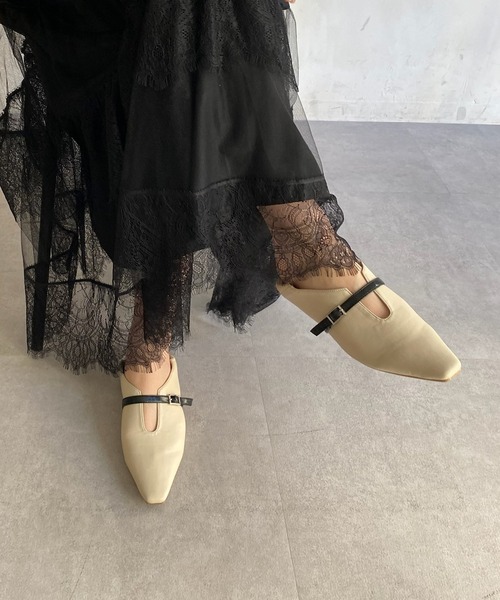 DouDou（ドゥドゥ）の「【WEB限定】ソフトスクエアUカットベルトフラットパンプス（パンプス・レディース・シルバー/アイボリー/ブラック・23cm/24cm）」の20枚目の写真