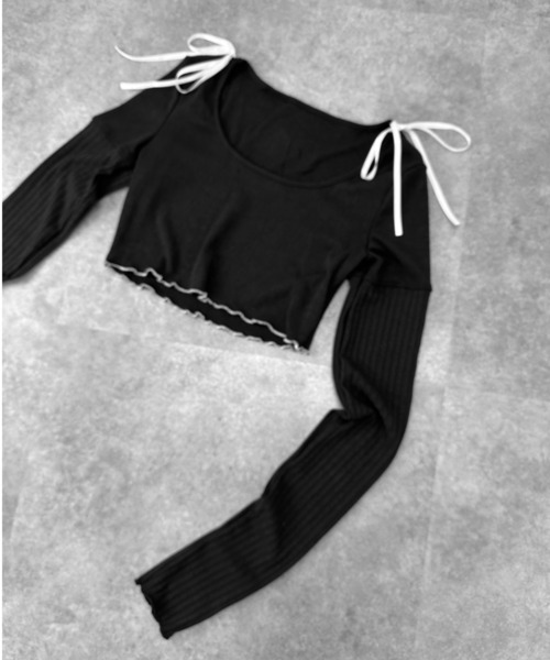 jiasecond.(ジアセカンド)の「【jiasecond.】リボンクロップドメロウトップス / リブ カットソー ショート丈 長袖 Uネック オープンネック パイピング レイヤード ブラック(Tシャツ/カットソー・レディース・ブラック・FREE)」の8枚目の写真