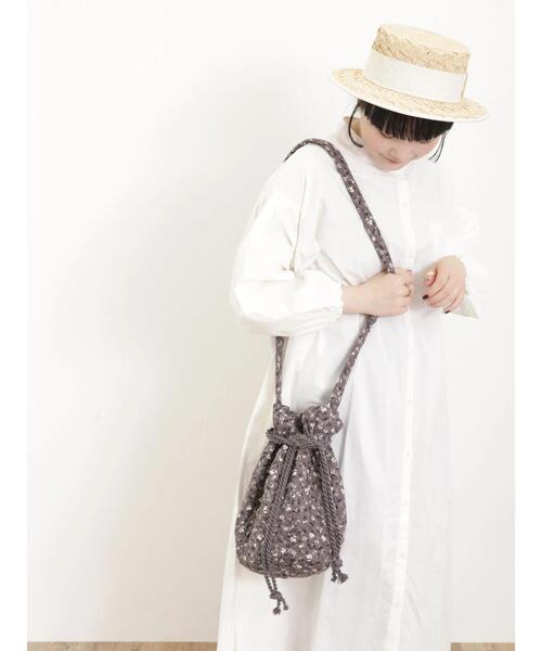 Samansa Mos2（サマンサ モスモス）の「【india crafts】花刺繍キルト巾着バッグ（ハンドバッグ・レディース・キナリ/チャコールグレー・F）」の6枚目の写真