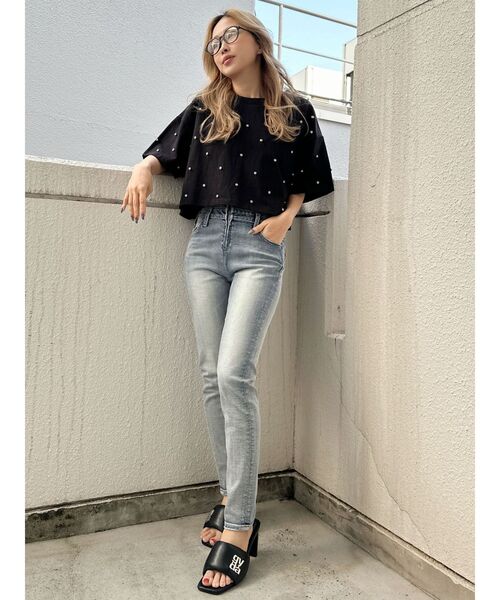 GYDA（ジェイダ）の「VIBINビジュースタッズショートTシャツ（Tシャツ/カットソー・レディース・オフホワイト/ブラック/ライム・FREE）」の8枚目の写真