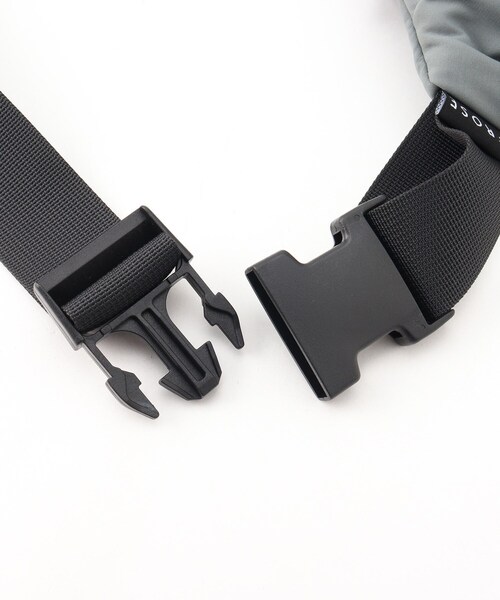 Ober Tashe(オーバータッシェ)の「ナイロン ボディバッグ(ボディバッグ/ウエストポーチ・レディース・ブラック/アイボリー/グレー・FREE)」の17枚目の写真