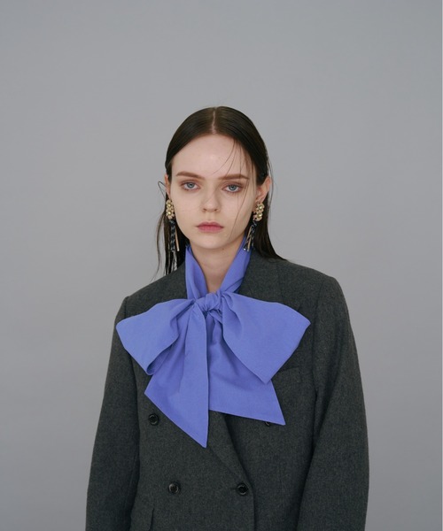 NON TOKYO（ノントーキョー）の「NON TOKYO/ノントーキョー/ビジューフラワーブレードロングイヤリング（イヤリング・レディース・ブルー/ベージュ・FREE）」の4枚目の写真