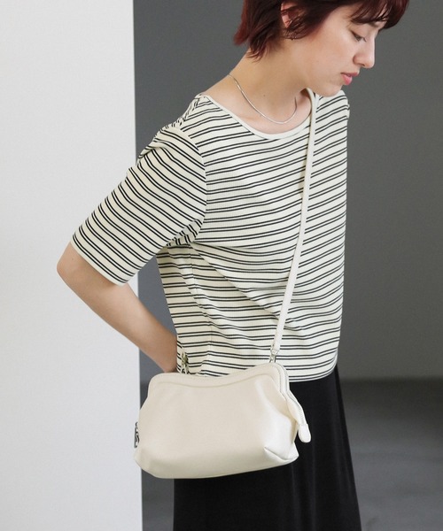 select MOCA(セレクトモカ)の「ウェーブデザインショルダーバッグ(ショルダーバッグ・レディース・ブラック/アイボリー/ライトブルー・FREE)」の20枚目の写真