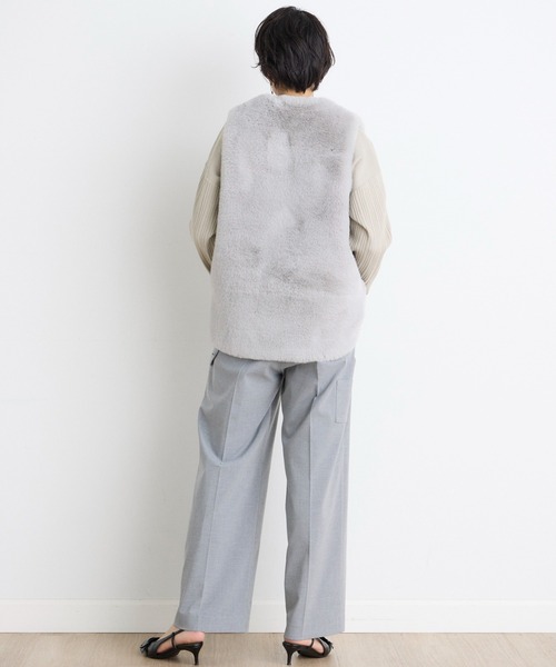 INED CLARO（イネドクラロ）の「エコファーベスト（ブルゾン・レディース・アイボリー/グレー/モカ・フリー）」の14枚目の写真