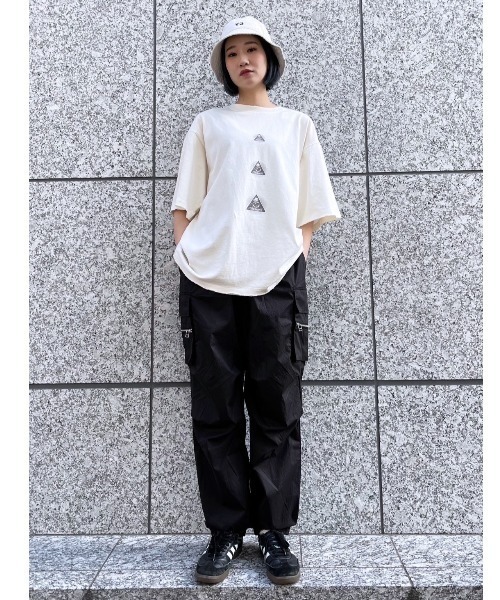 WHITELAND（ホワイトランド）の「WHITELAND/ホワイトランド/MURALS Tシャツ（Tシャツ/カットソー・メンズ・ホワイト・F）」の2枚目の写真