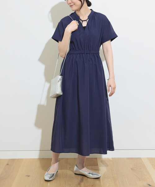 BEAMS HEART（ビームスハート）の「ギャザー スキッパー ワンピース（ワンピース・レディース・ブラック/パープル系その他2/ベージュ/ブルー/ブラウン系その他4・FREE）」の21枚目の写真