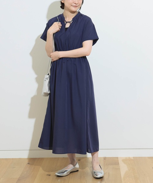 BEAMS HEART（ビームスハート）の「ギャザー スキッパー ワンピース（ワンピース・レディース・ブラック/パープル系その他2/ベージュ/ブルー/ブラウン系その他4・FREE）」の7枚目の写真