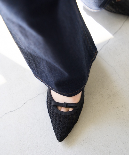 LE TALON(ルタロン)の「4.5cmフロントリボンレースパンプス(パンプス・レディース・アイボリー/ブラック×ブラック・22cm/22.5cm/23cm/23.5cm/24cm/24.5cm/25cm)」の5枚目の写真