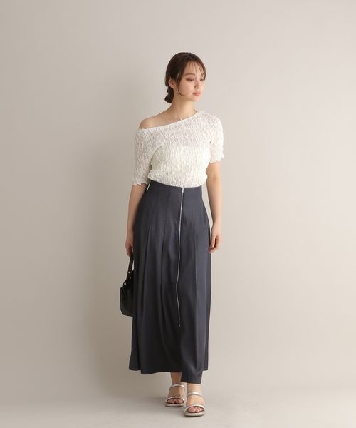 Andemiu(アンデミュウ)の「シャーリングカットT125016(Tシャツ/カットソー・レディース・ブラック/ピンク/オフホワイト・FREE)」の4枚目の写真
